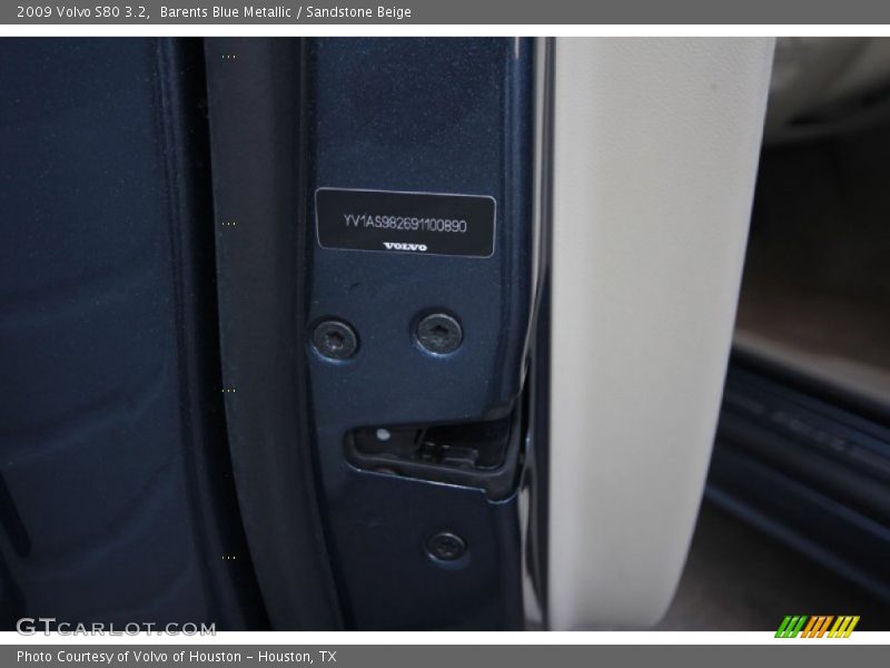 Barents Blue Metallic / Sandstone Beige 2009 Volvo S80 3.2
