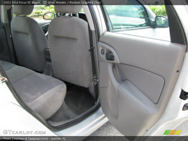 CD Silver Metallic / Medium Graphite Grey 2001 Ford Focus SE Wagon