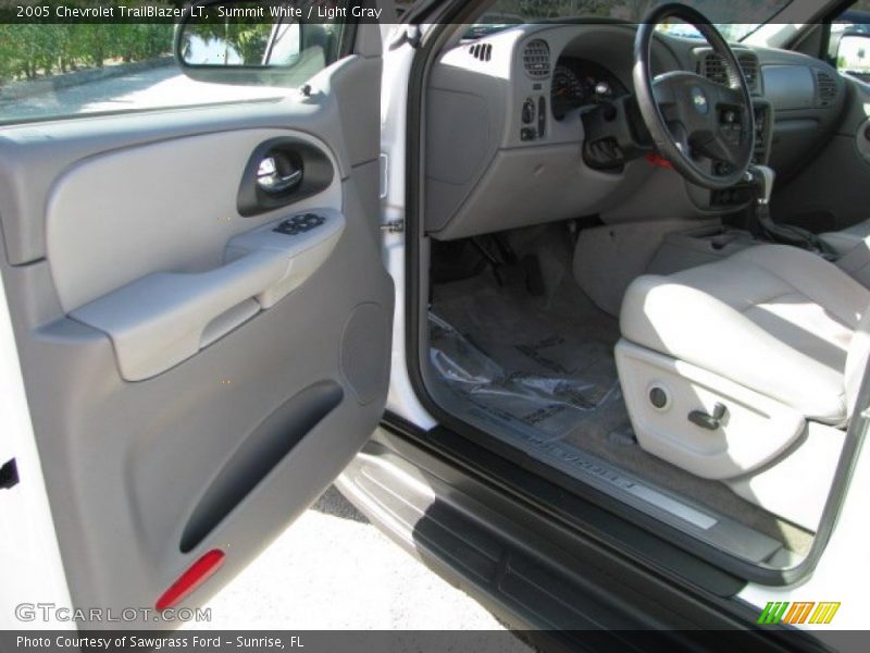 Summit White / Light Gray 2005 Chevrolet TrailBlazer LT
