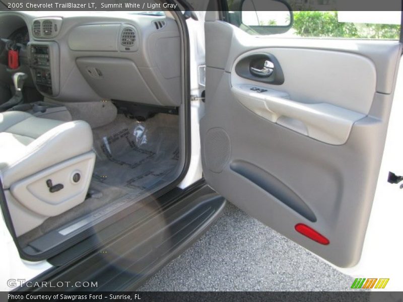 Summit White / Light Gray 2005 Chevrolet TrailBlazer LT