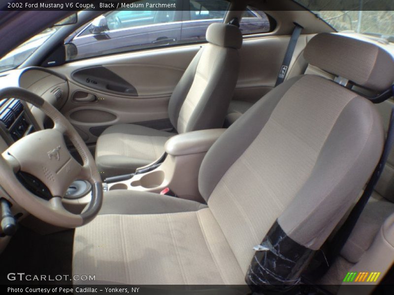 Black / Medium Parchment 2002 Ford Mustang V6 Coupe