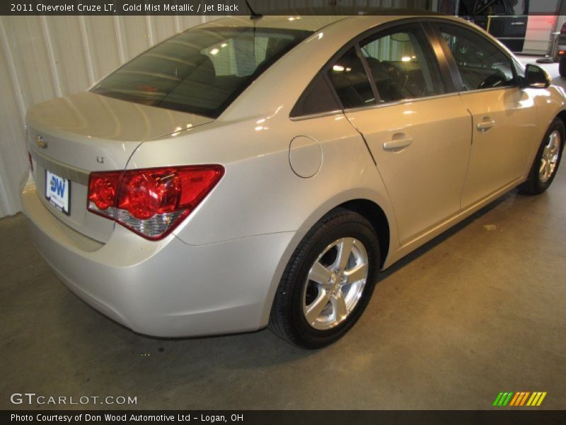 Gold Mist Metallic / Jet Black 2011 Chevrolet Cruze LT