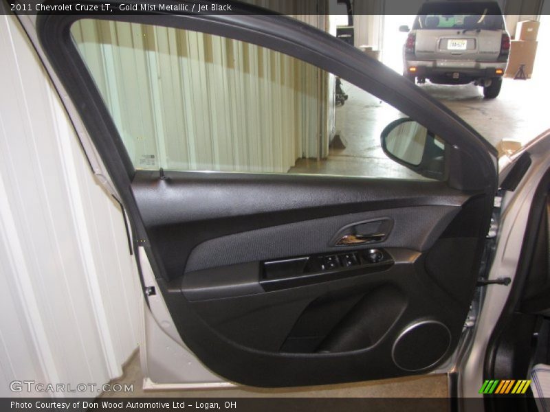 Gold Mist Metallic / Jet Black 2011 Chevrolet Cruze LT