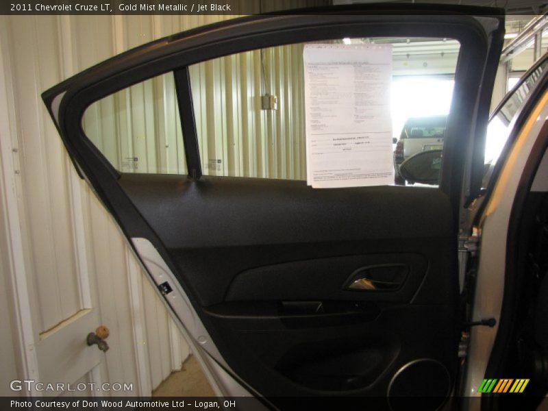 Gold Mist Metallic / Jet Black 2011 Chevrolet Cruze LT