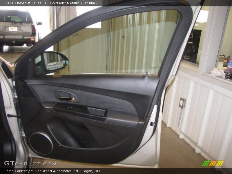 Gold Mist Metallic / Jet Black 2011 Chevrolet Cruze LT