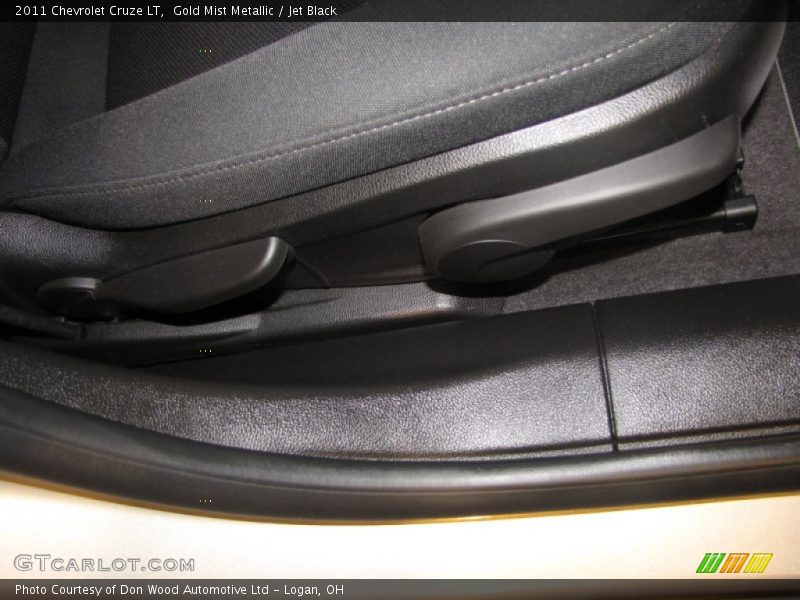 Gold Mist Metallic / Jet Black 2011 Chevrolet Cruze LT