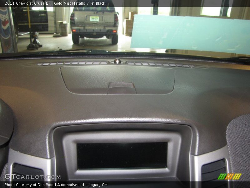 Gold Mist Metallic / Jet Black 2011 Chevrolet Cruze LT