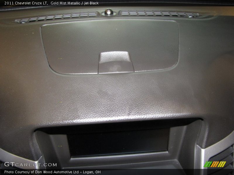 Gold Mist Metallic / Jet Black 2011 Chevrolet Cruze LT