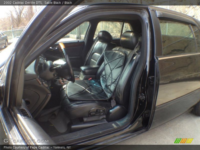 Sable Black / Black 2002 Cadillac DeVille DTS