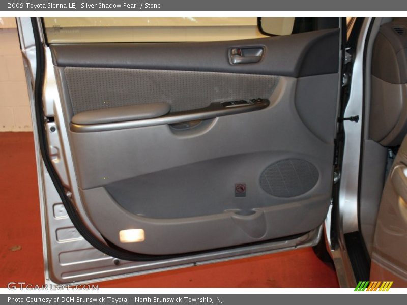 Silver Shadow Pearl / Stone 2009 Toyota Sienna LE