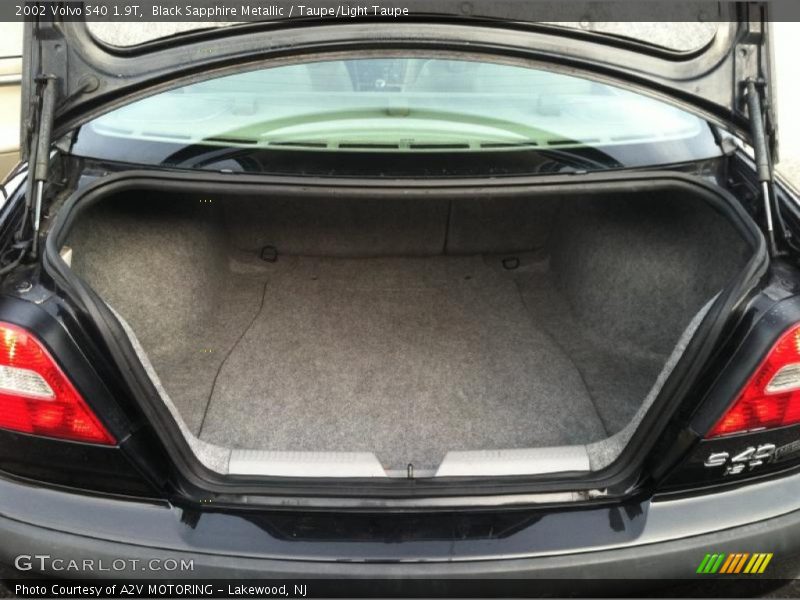 Black Sapphire Metallic / Taupe/Light Taupe 2002 Volvo S40 1.9T