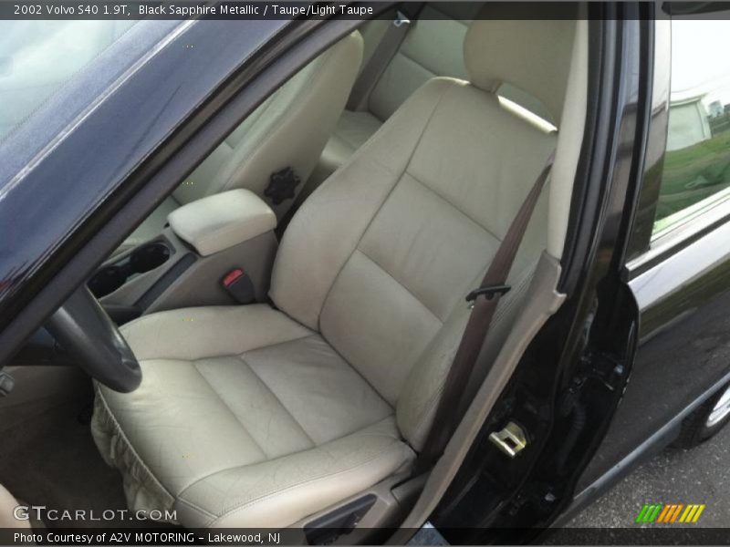Black Sapphire Metallic / Taupe/Light Taupe 2002 Volvo S40 1.9T