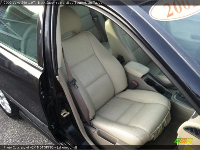 Black Sapphire Metallic / Taupe/Light Taupe 2002 Volvo S40 1.9T