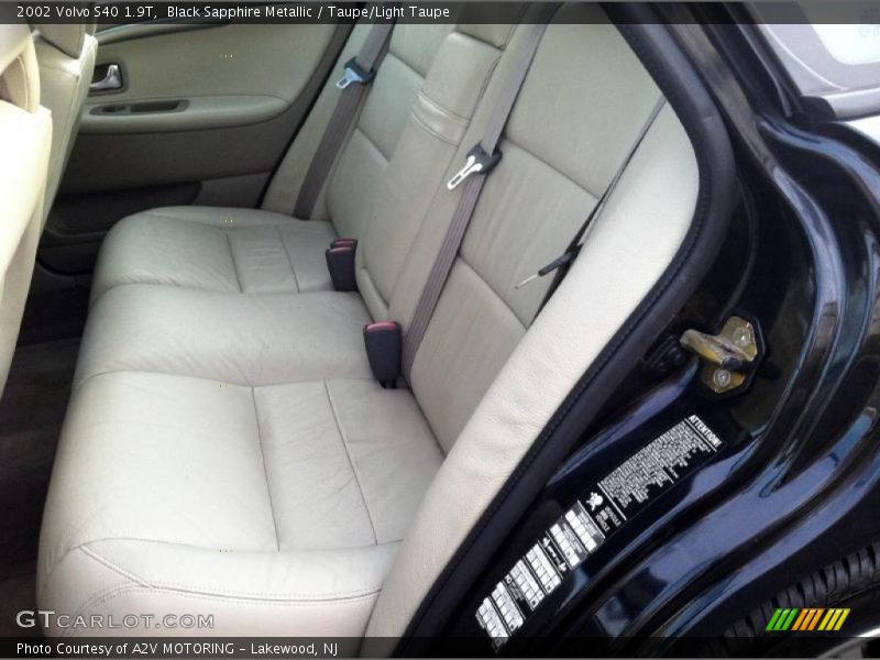 Black Sapphire Metallic / Taupe/Light Taupe 2002 Volvo S40 1.9T