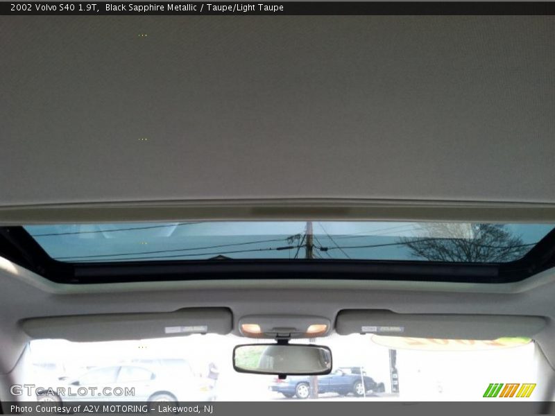 Black Sapphire Metallic / Taupe/Light Taupe 2002 Volvo S40 1.9T