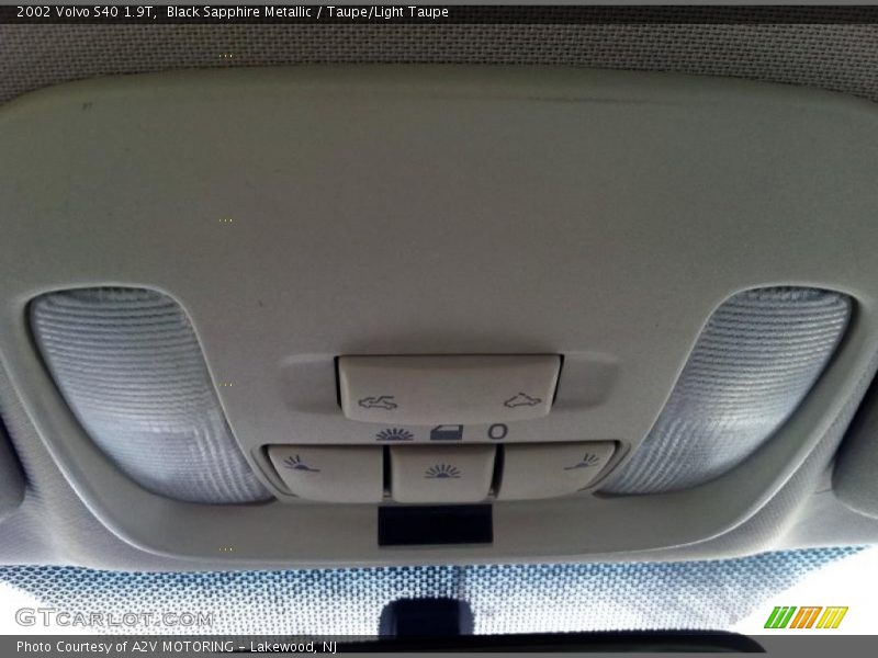 Black Sapphire Metallic / Taupe/Light Taupe 2002 Volvo S40 1.9T