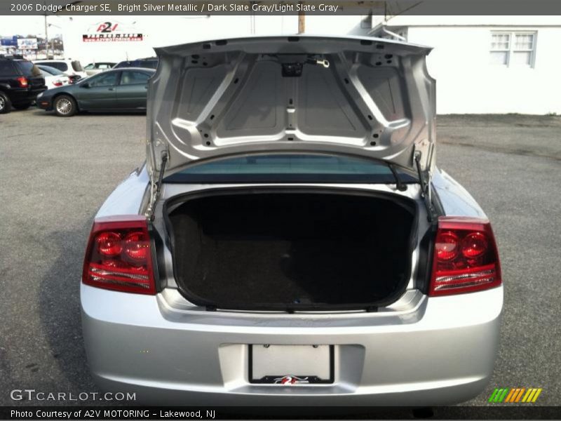 Bright Silver Metallic / Dark Slate Gray/Light Slate Gray 2006 Dodge Charger SE