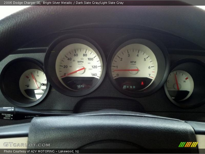 Bright Silver Metallic / Dark Slate Gray/Light Slate Gray 2006 Dodge Charger SE