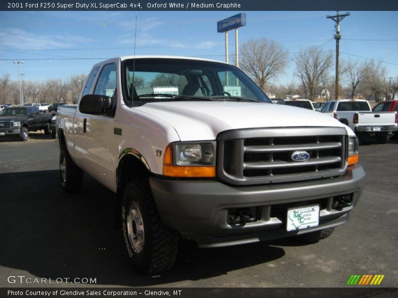 Oxford White / Medium Graphite 2001 Ford F250 Super Duty XL SuperCab 4x4
