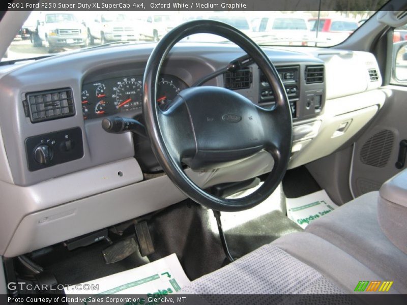 Oxford White / Medium Graphite 2001 Ford F250 Super Duty XL SuperCab 4x4