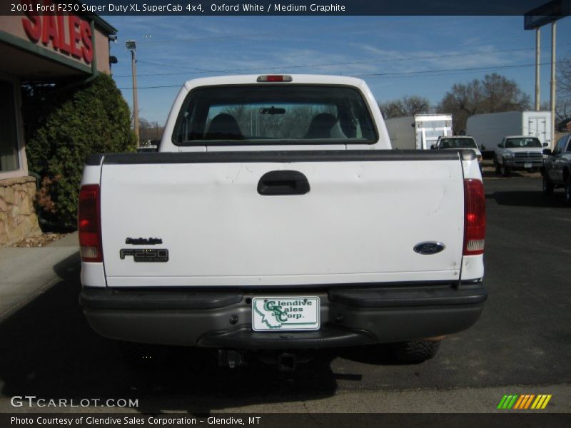 Oxford White / Medium Graphite 2001 Ford F250 Super Duty XL SuperCab 4x4