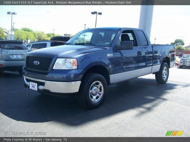 Medium Wedgewood Blue Metallic / Medium/Dark Flint 2006 Ford F150 XLT SuperCab 4x4