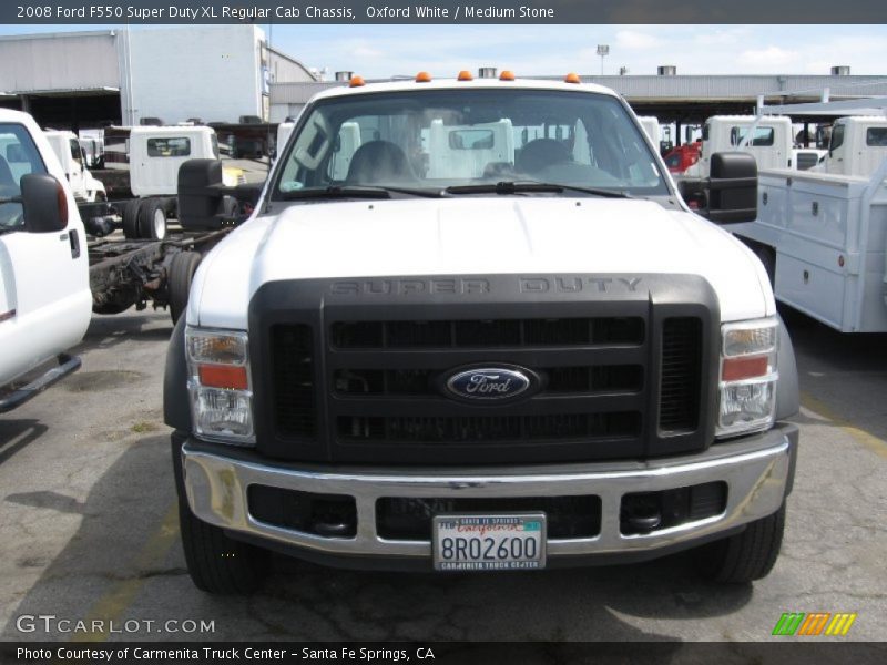 Oxford White / Medium Stone 2008 Ford F550 Super Duty XL Regular Cab Chassis
