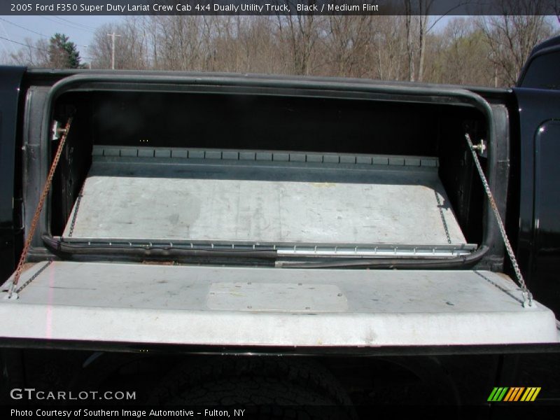 Black / Medium Flint 2005 Ford F350 Super Duty Lariat Crew Cab 4x4 Dually Utility Truck
