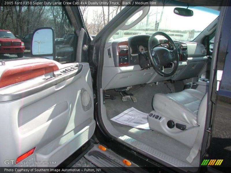 Black / Medium Flint 2005 Ford F350 Super Duty Lariat Crew Cab 4x4 Dually Utility Truck