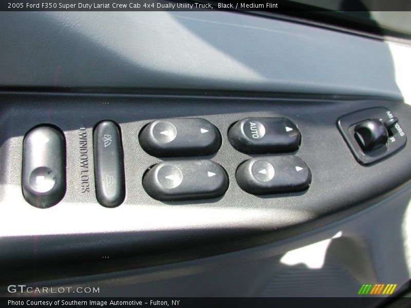 Black / Medium Flint 2005 Ford F350 Super Duty Lariat Crew Cab 4x4 Dually Utility Truck