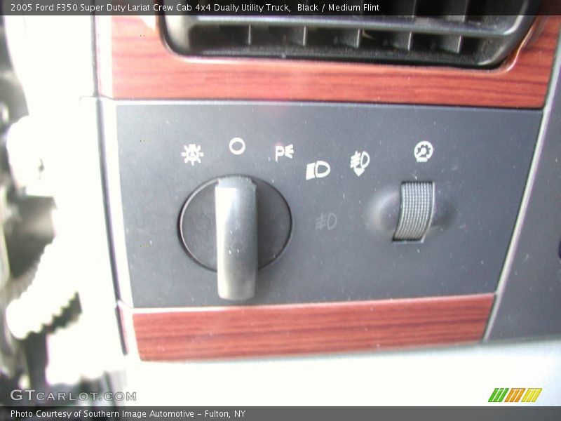 Black / Medium Flint 2005 Ford F350 Super Duty Lariat Crew Cab 4x4 Dually Utility Truck