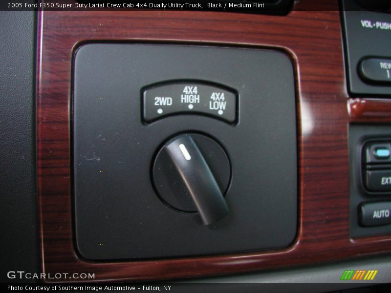 Black / Medium Flint 2005 Ford F350 Super Duty Lariat Crew Cab 4x4 Dually Utility Truck