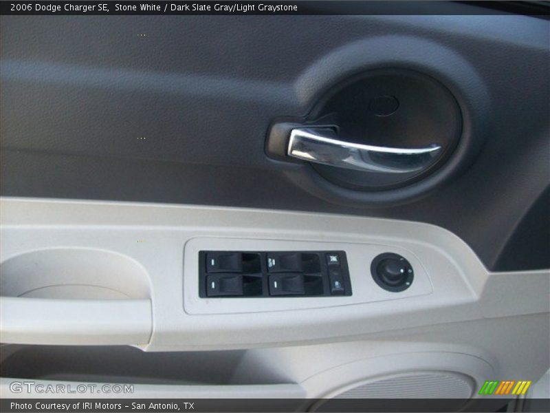 Stone White / Dark Slate Gray/Light Graystone 2006 Dodge Charger SE