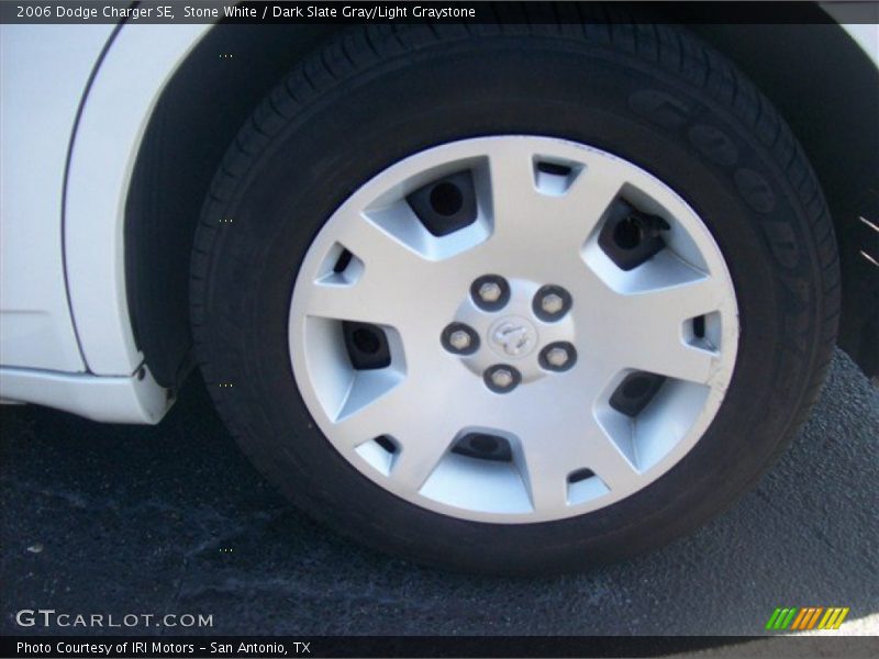 Stone White / Dark Slate Gray/Light Graystone 2006 Dodge Charger SE