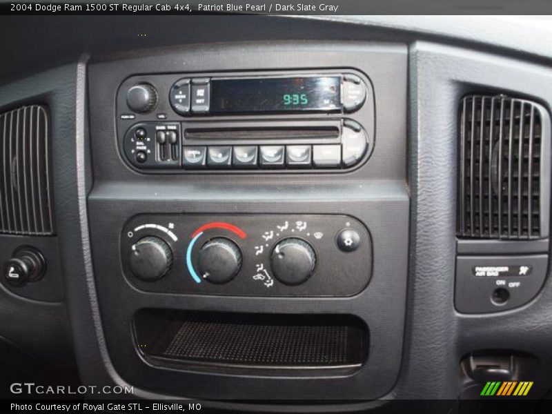 Patriot Blue Pearl / Dark Slate Gray 2004 Dodge Ram 1500 ST Regular Cab 4x4