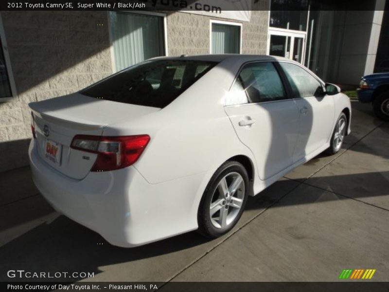 Super White / Black/Ash 2012 Toyota Camry SE