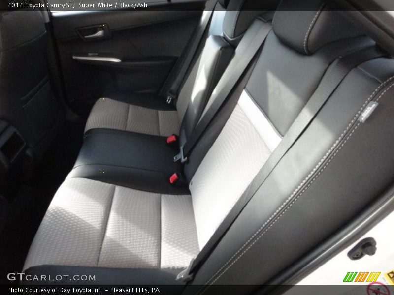 Super White / Black/Ash 2012 Toyota Camry SE