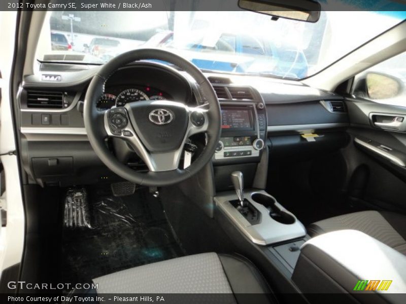 Super White / Black/Ash 2012 Toyota Camry SE