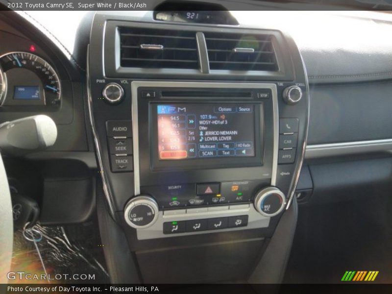 Super White / Black/Ash 2012 Toyota Camry SE