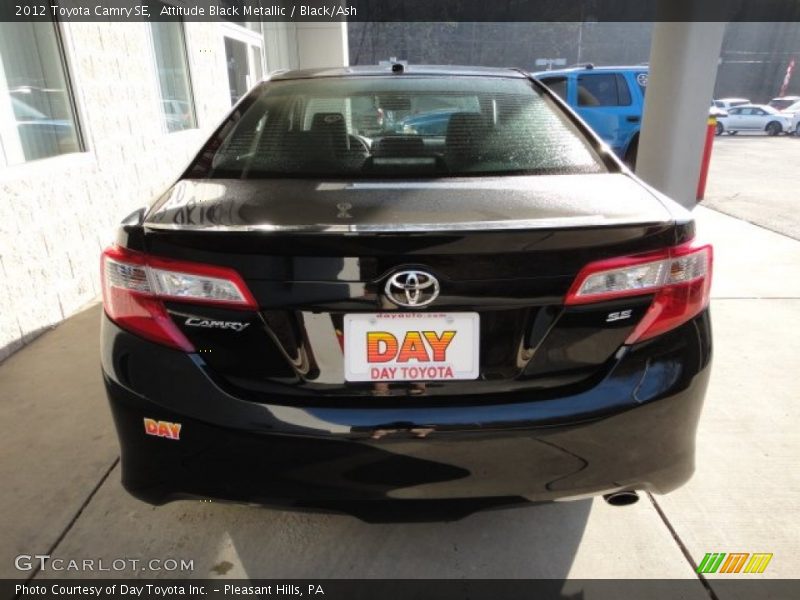 Attitude Black Metallic / Black/Ash 2012 Toyota Camry SE