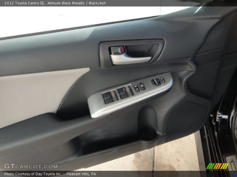 Attitude Black Metallic / Black/Ash 2012 Toyota Camry SE