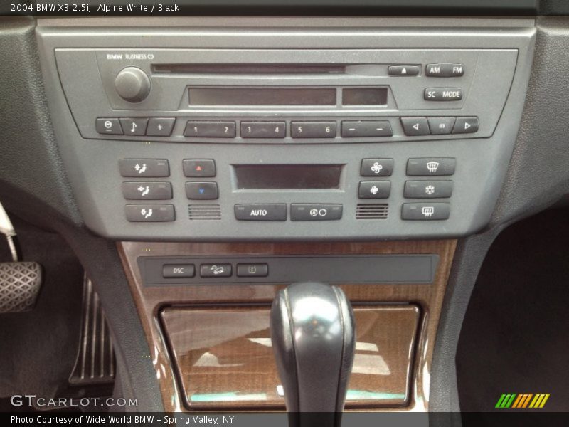 Alpine White / Black 2004 BMW X3 2.5i