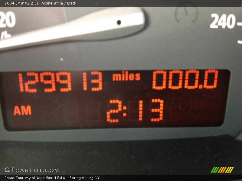 Alpine White / Black 2004 BMW X3 2.5i