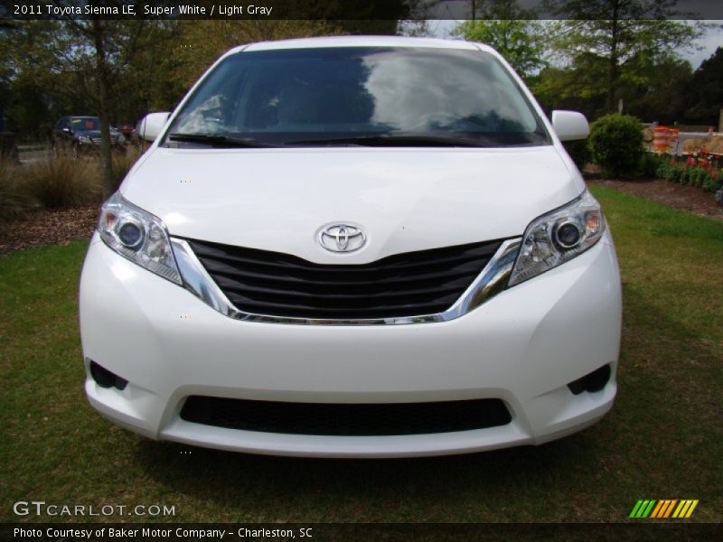 Super White / Light Gray 2011 Toyota Sienna LE
