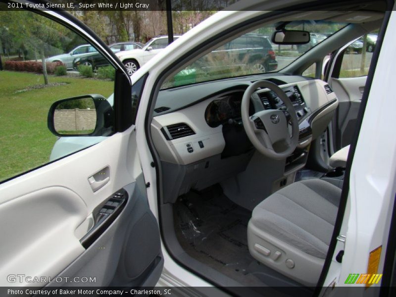 Super White / Light Gray 2011 Toyota Sienna LE