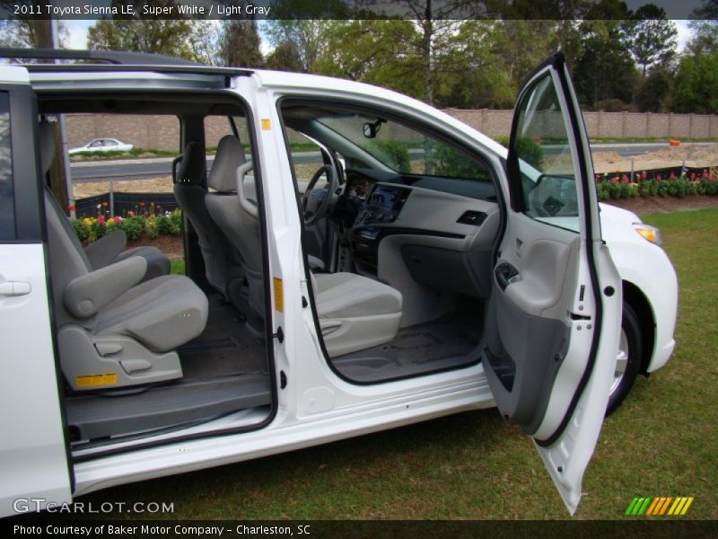 Super White / Light Gray 2011 Toyota Sienna LE