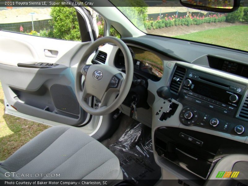 Super White / Light Gray 2011 Toyota Sienna LE
