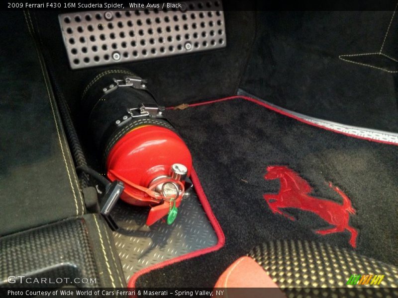 Fire Extinguisher - 2009 Ferrari F430 16M Scuderia Spider