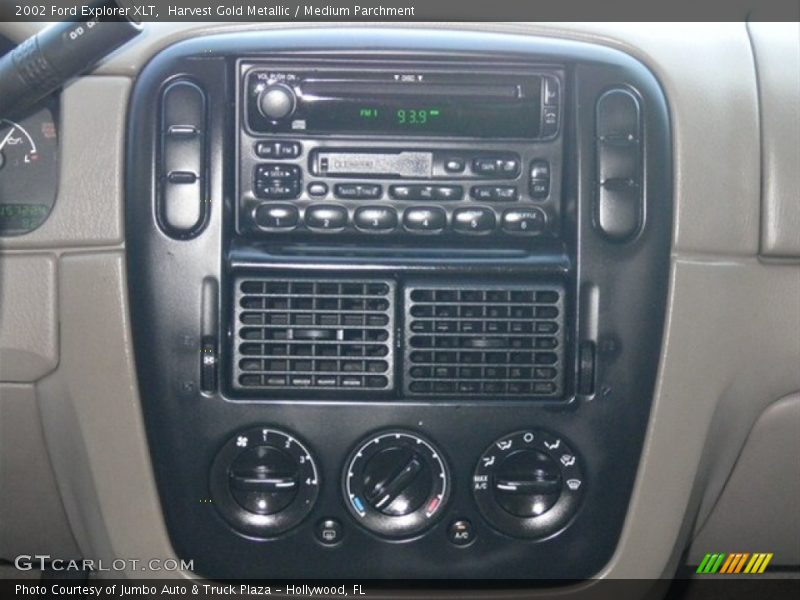 Harvest Gold Metallic / Medium Parchment 2002 Ford Explorer XLT