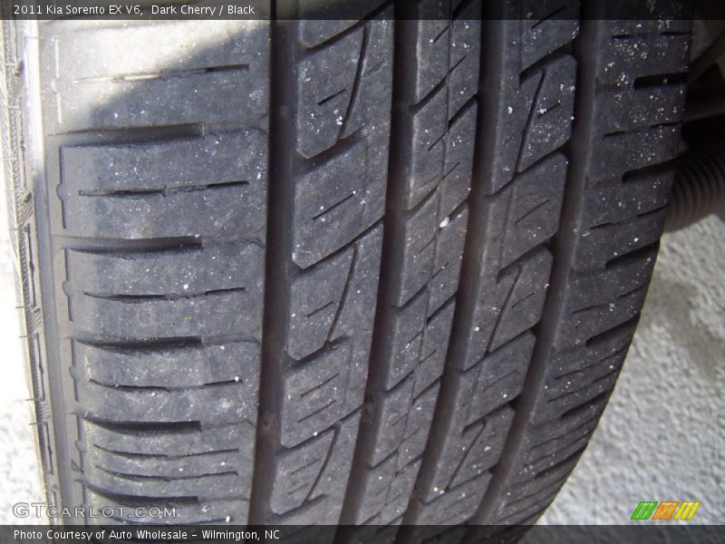 Dark Cherry / Black 2011 Kia Sorento EX V6